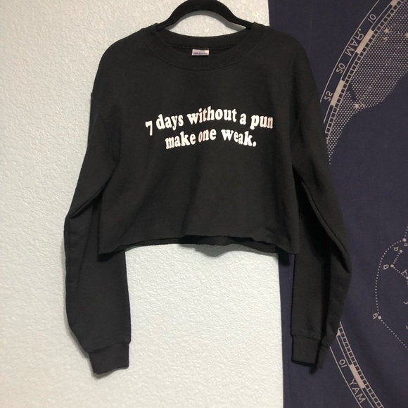 Sweaters - 5/$25 Custom graphic print cropped black sweater